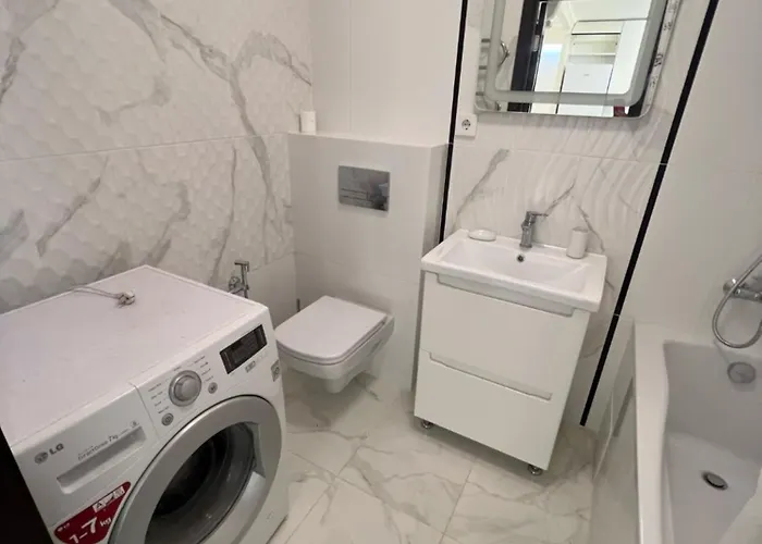 House в новобудові по вул зелена 204 Apartamento Leópolis