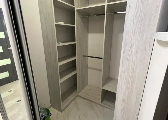 Апартаменти House в новобудові по вул зелена 204 *