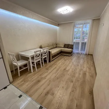 Apartament House в новобудові по вул зелена 204